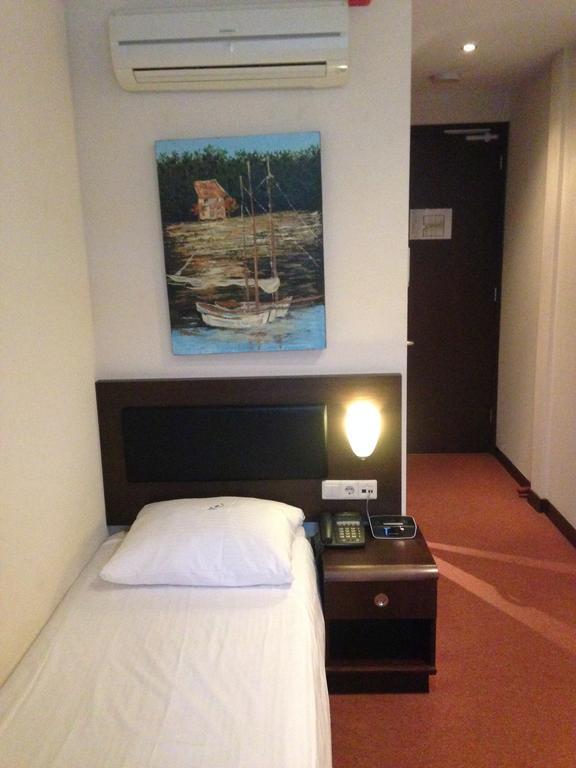 Hotel Arnhem Centraal Bilik gambar