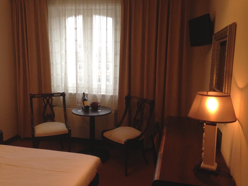 Hotel Arnhem Centraal Bilik gambar